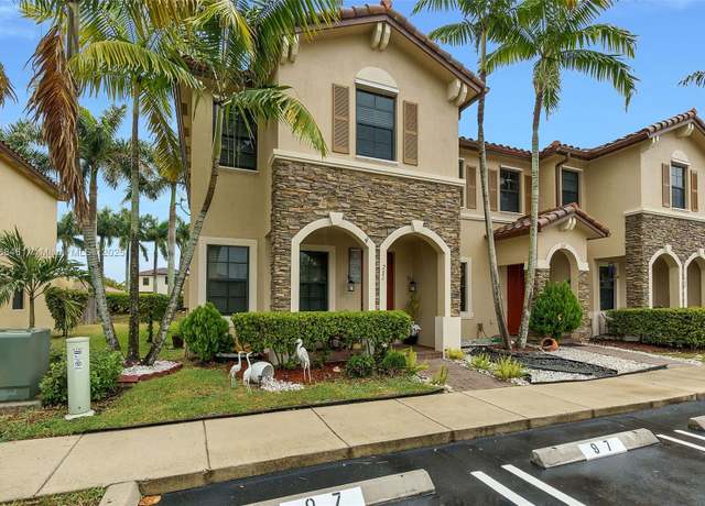 Property at 731 SE 32nd Ter, Homestead, FL 33033, 3 beds, 2.5 baths