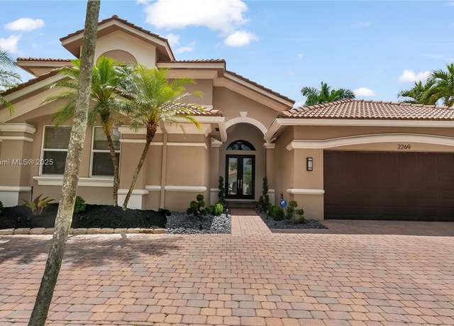 Property at 2269 Quail Roost Dr, Weston, FL 33327, 5 beds, 3.5 baths