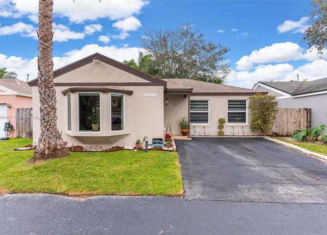 Property at 22211 SW 99th Ct, Cutler Bay, FL 33190, 3 beds, 2 baths