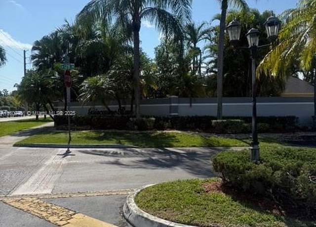 Property at 24950 SW 127th Ct, Homestead, FL 33032, 4 beds, 2 baths