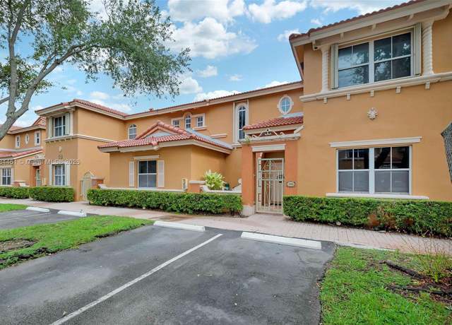 Property at 8511 NW 141st Ter #402, Miami Lakes, FL 33016, 3 beds, 2.5 baths