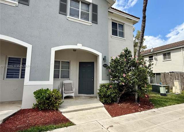 Property at 3040 SE 17th Ave #3040, Homestead, FL 33035, 3 beds, 2.5 baths