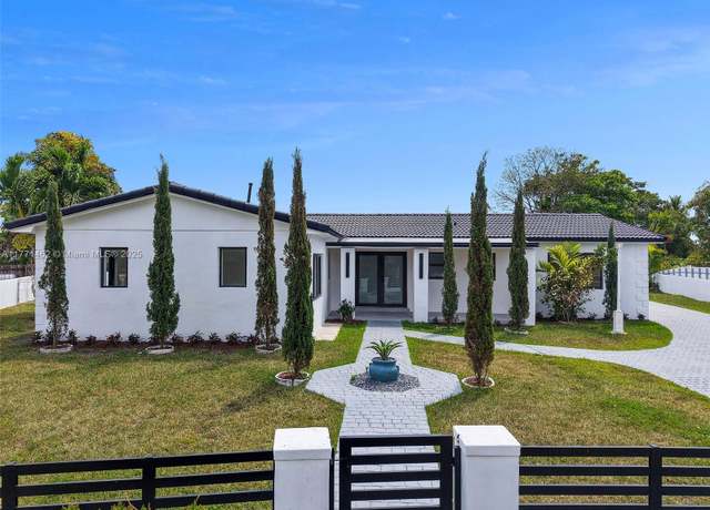 Property at 4627 SW 128th Ct, Miami, FL 33175, 6 beds, 4 baths