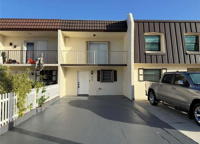 Property at 829 W 79th Pl #829, Hialeah, FL 33014, 3 beds, 1.5 baths