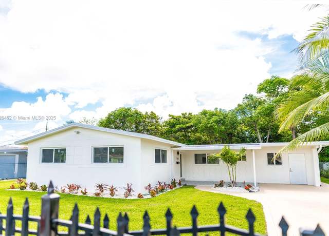 Property at 17611 NW 12th Ave, Miami Gardens, FL 33169, 3 beds, 3 baths