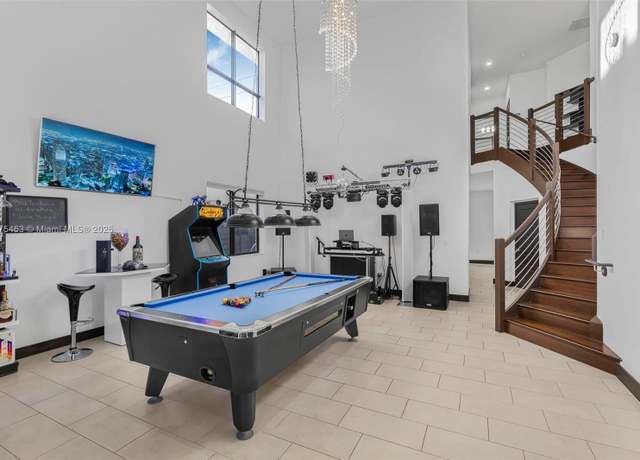 Property at 16165 SW 136th Ter, Miami, FL 33196, 4 beds, 3 baths