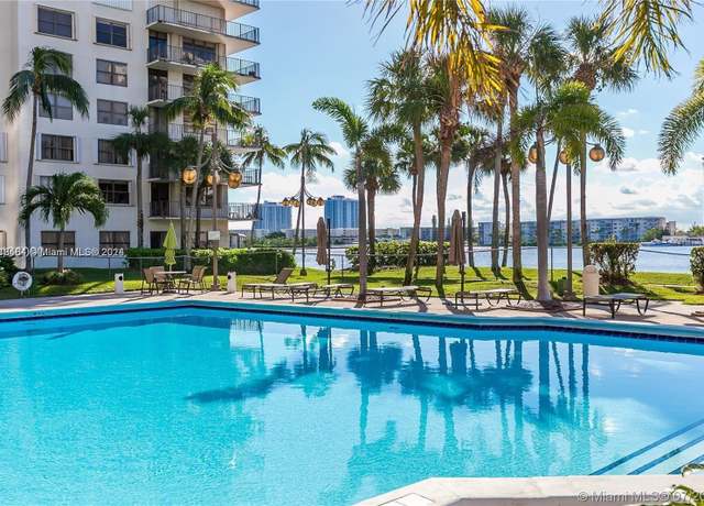Property at 18181 NE 31st Ct #2202, Aventura, FL 33160, 1 bed, 1.5 baths