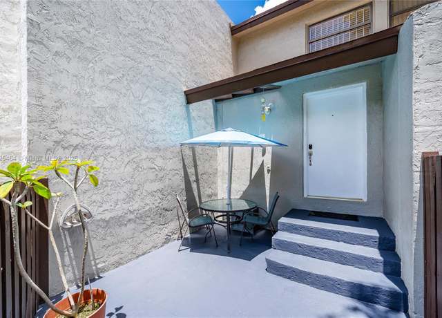 Property at 10010 NW 9th St Cir #203, Miami, FL 33172, 3 beds, 2 baths