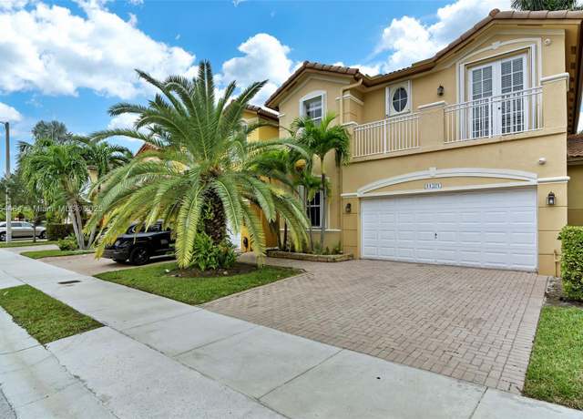 Property at 11321 NW 84th St, Doral, FL 33178, 5 beds, 3 baths