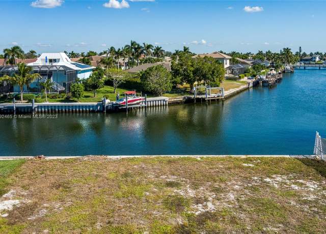 Property at 609 Spinnaker Dr, FL 34145
