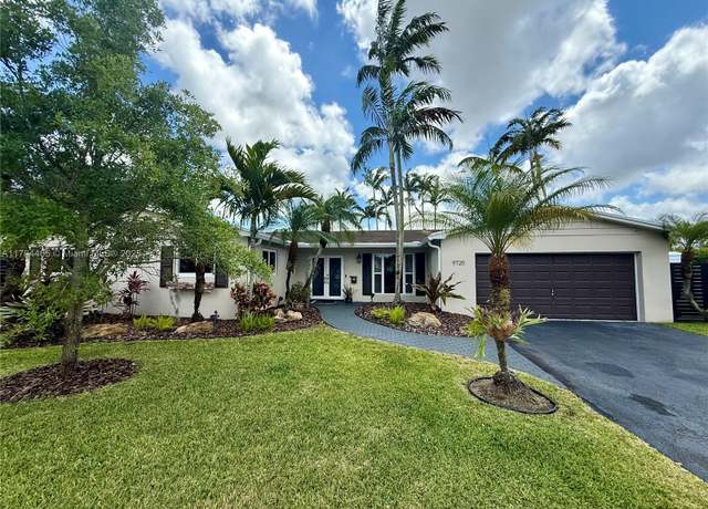 Property at 9720 SW 104th Ct, Miami, FL 33176, 3 beds, 2 baths