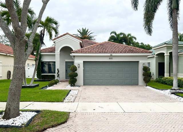 Property at 800 SW Tanglewood Cir, Weston, FL 33327, 3 beds, 2 baths