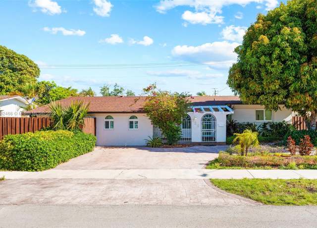 Property at 729 W 50th Pl, Hialeah, FL 33012, 4 beds, 3 baths