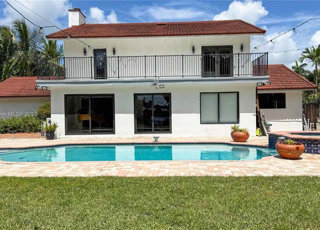 Property at 6381 Falconsgate Ave, Davie, FL 33331, 3 beds, 2.5 baths