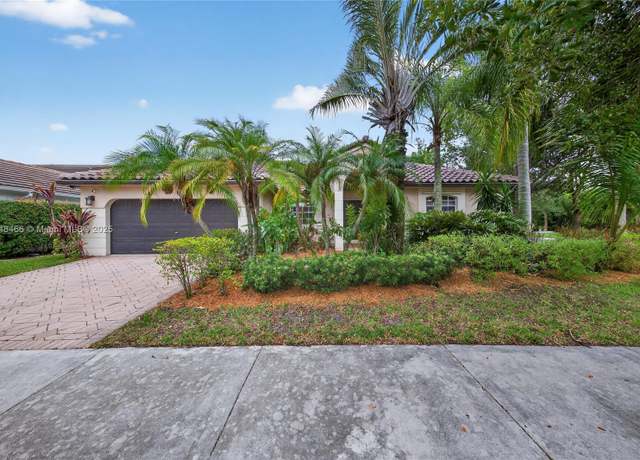 Property at 704 Lake Blvd, Weston, FL 33326, 4 beds, 2.5 baths