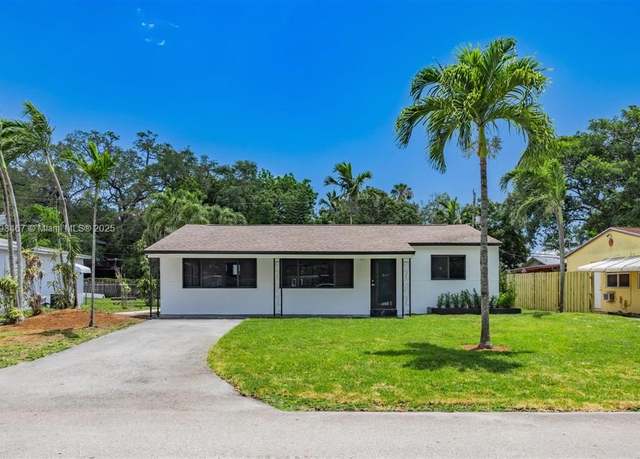 Property at 4940 SW 28th Ave, Dania Beach, FL 33312, 3 beds, 2 baths