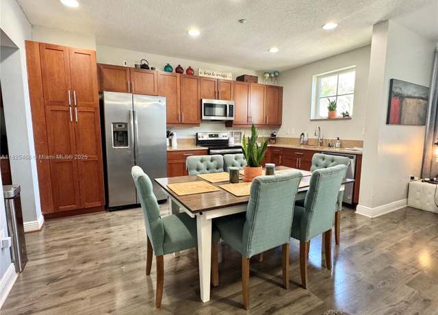 Property at 1332 SW 2nd Ct #1332, Fort Lauderdale, FL 33312, 3 beds, 2.5 baths