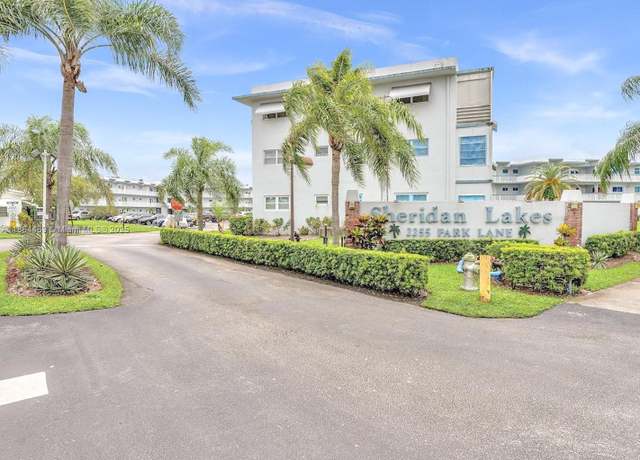 Property at 2300 Park Ln #105, Hollywood, FL 33021, 1 bed, 1 bath