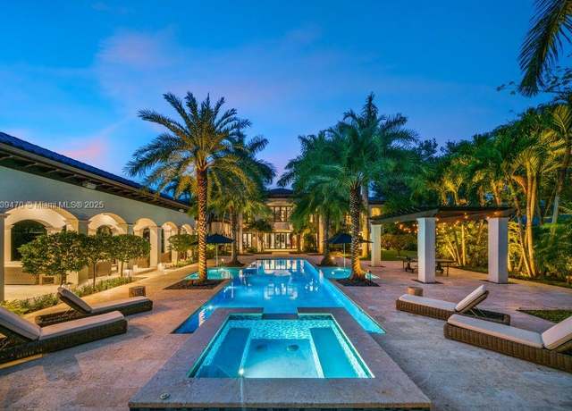 Property at 6220 SW 92nd St, Pinecrest, FL 33156, 6 beds, 8.5 baths