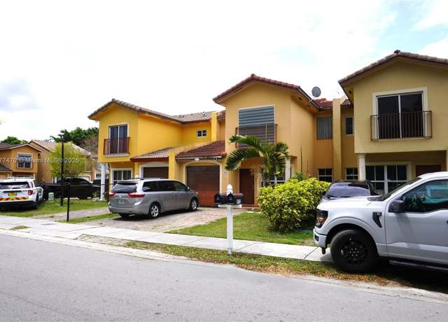Property at 980 SW 6th Ave, Florida City, FL 33034, 3 beds, 2.5 baths