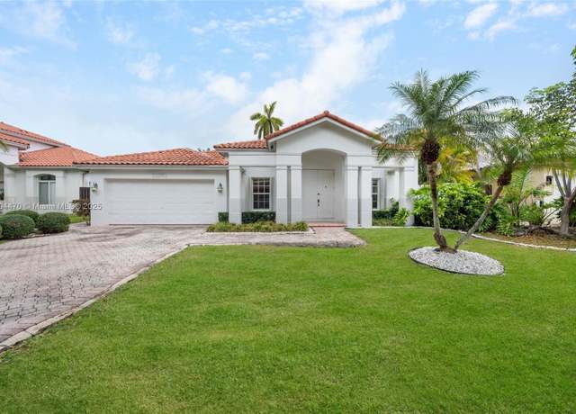 Property at 11351 NW 64th Ter, Doral, FL 33178, 4 beds, 2 baths