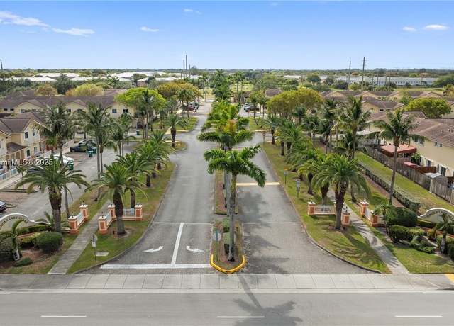 Property at 17847 NW 74th Path, Hialeah, FL 33015, 2 beds, 2.5 baths