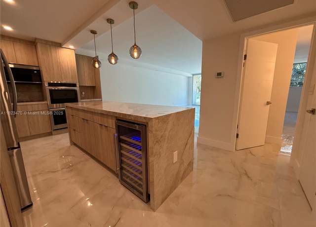 Property at 19390 Collins Ave #224, Sunny Isles Beach, FL 33160, 1 bed, 1.5 baths