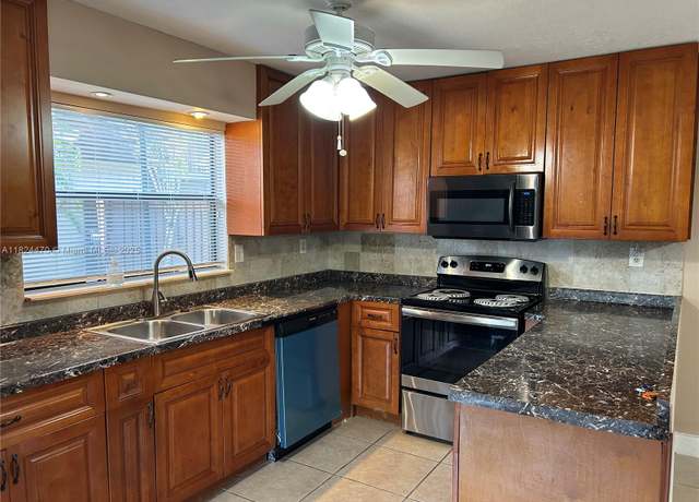 Property at 5818 Swordfish Ct Unit D, Tamarac, FL 33319, 2 beds, 2.5 baths