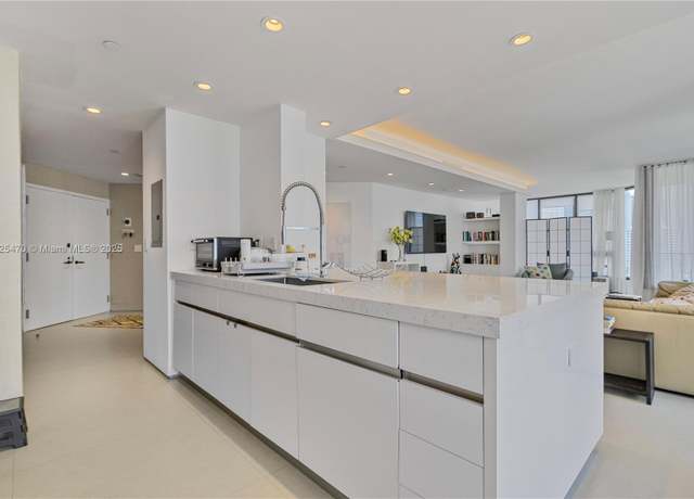 Property at 520 Brickell Key Dr Unit A1421, Miami, FL 33131, 3 beds, 3 baths