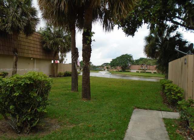 Property at 597 Green Springs Pl, West Palm Beach, FL 33409, 2 beds, 2.5 baths