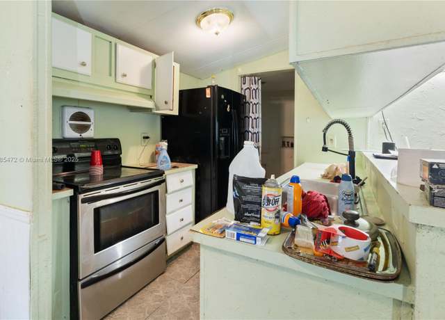 Property at 36349 5 Acre Ln, Zephyrhills, FL 33541, 3 beds, 2 baths