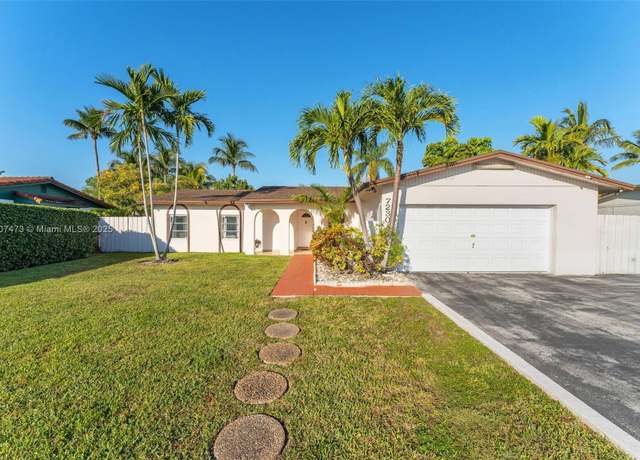 Property at 7230 SW 131st Ave, Miami, FL 33183, 3 beds, 2 baths