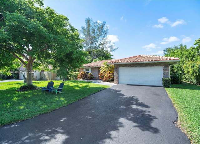 Property at 10842 NW 15th St, Coral Springs, FL 33071, 3 beds, 2 baths
