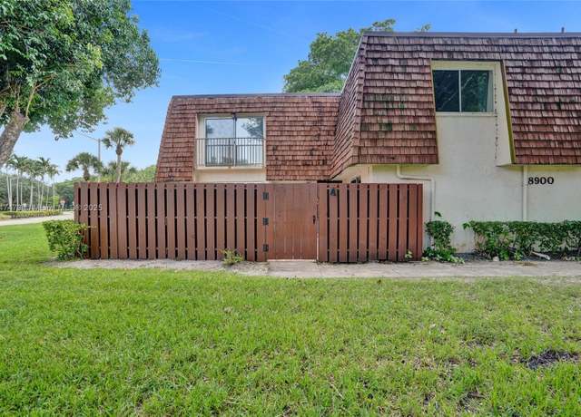 Property at 8900 SW 20th Pl Unit A-25, Davie, FL 33324, 2 beds, 2.5 baths