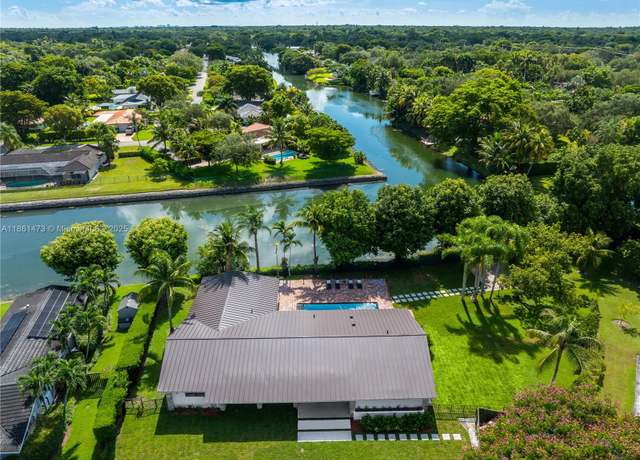Property at 10945 SW 75th Ct, Pinecrest, FL 33156, 5 beds, 3.5 baths