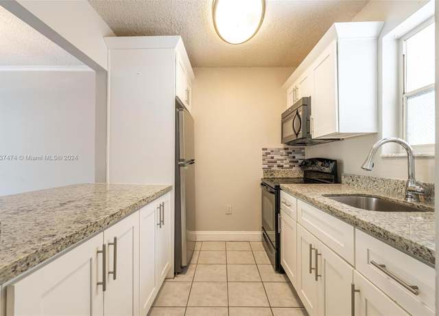 Property at 13101 Memorial Hwy #216, North Miami, FL 33161, 1 bed, 1 bath