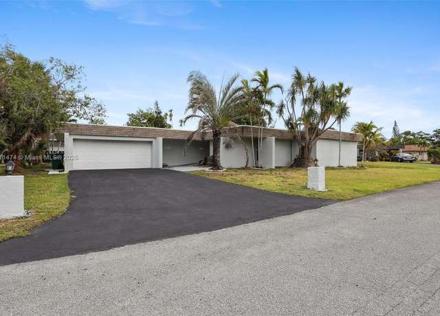 Property at 5209 Buttonwood Ct, Tamarac, FL 33319, 3 beds, 3 baths
