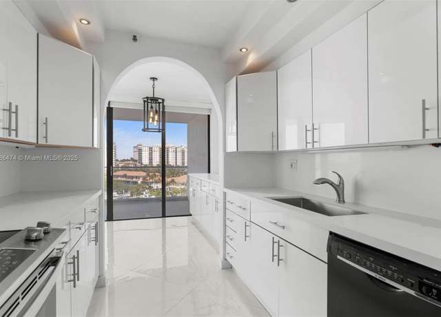 Property at 19707 Turnberry Way Unit 8B, Aventura, FL 33180, 2 beds, 2 baths