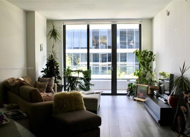 Property at 2960 NE 207th St #806, Aventura, FL 33180, 1 bed, 2 baths