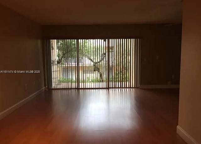 Property at 9365 Fontainebleau Blvd Unit E225, Miami, FL 33172, 2 beds, 2.5 baths