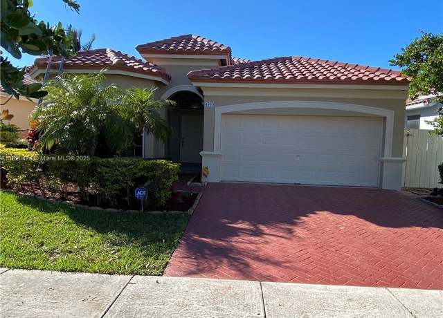 Property at 4980 SW 134th Ave, Miramar, FL 33027, 3 beds, 2 baths