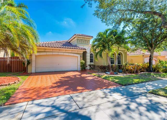 Property at 12744 SW 51st Ct, Miramar, FL 33027, 4 beds, 3 baths