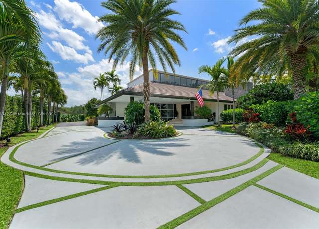 Property at 8820 SW 104th St, Miami, FL 33176, 7 beds, 7 baths
