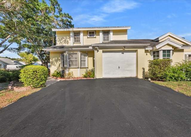 Property at 1060 SW 111th Way, Davie, FL 33324, 4 beds, 3.5 baths