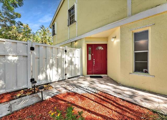 Property at 1060 SW 111th Way, Davie, FL 33324, 4 beds, 3.5 baths