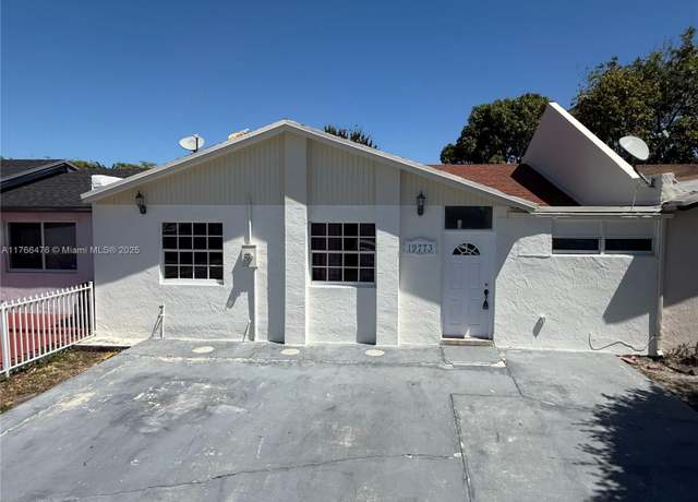 Property at 19773 NW 52nd Pl #19773, Miami Gardens, FL 33055, 3 beds, 2 baths