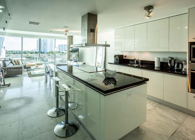 Property at 2950 NE 188th St #401, Aventura, FL 33180, 2 beds, 2 baths