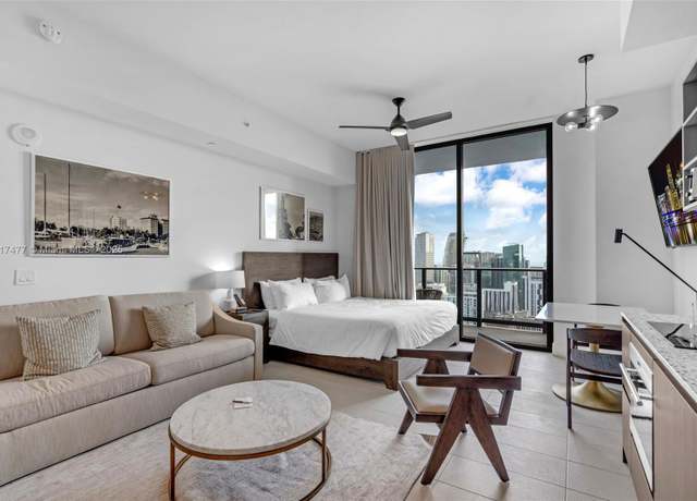 Property at 601 NE 1 St #5010, Miami, FL 33132, 1 bath