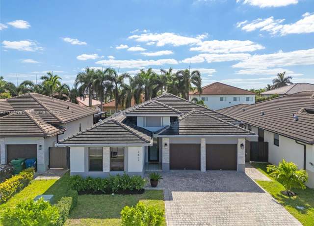 Property at 2861 SW 150th Ct, Miami, FL 33185, 4 beds, 3.5 baths