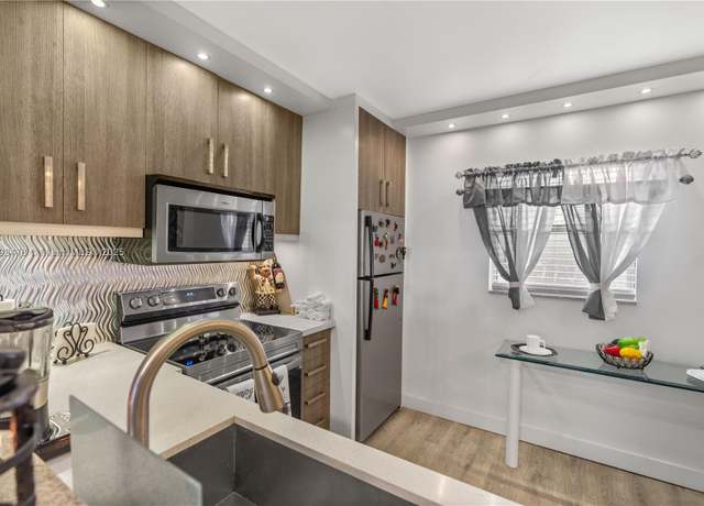 Property at Undisclosed address, Lauderdale Lakes, FL 33311, 2 beds, 2 baths